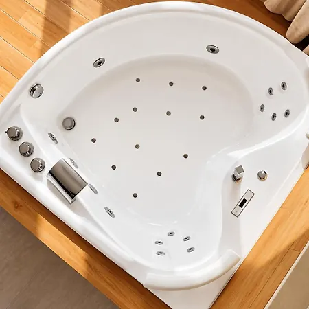 Jacuzzi - Primera Linea *